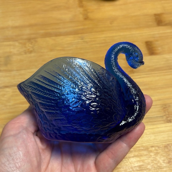 Vintage Cobalt Blue Glass Swan Figurine - Picture 1 of 7